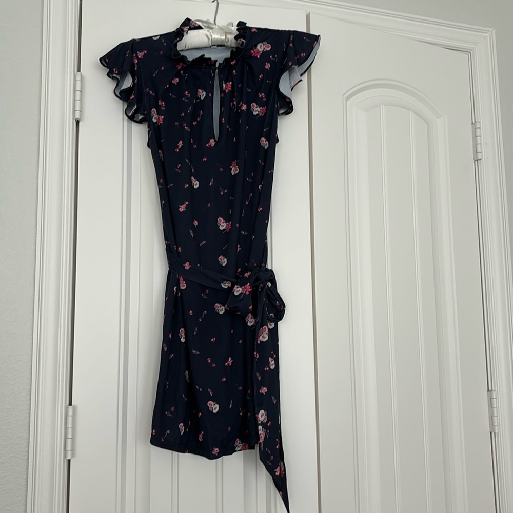Kimi + Kai Camellia Floral Flutter Sleeve Belted Maternity Top (XS)